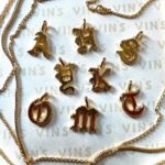 アクセサリー　ネックレス　ゴールド